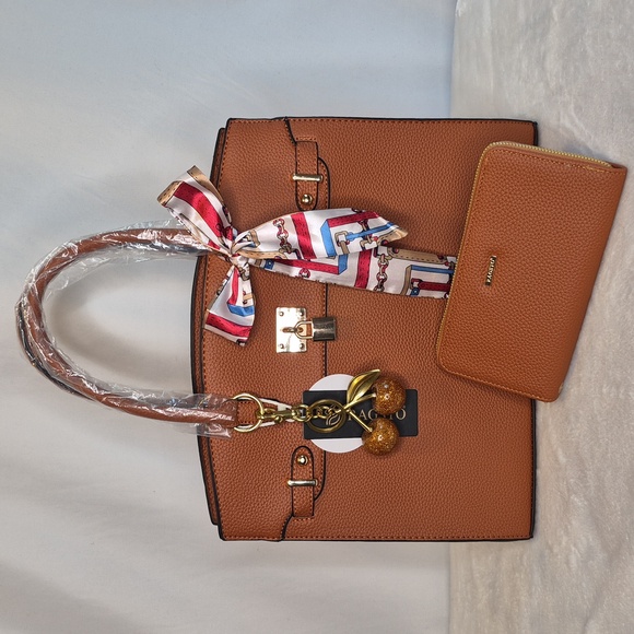 Tote Handbag and Wallet Set - Picture 1 of 17